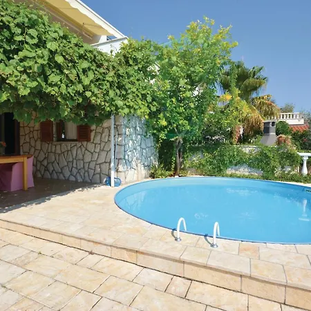 Two-bedroom Okrug Gornji With Sea View 08 트로기르